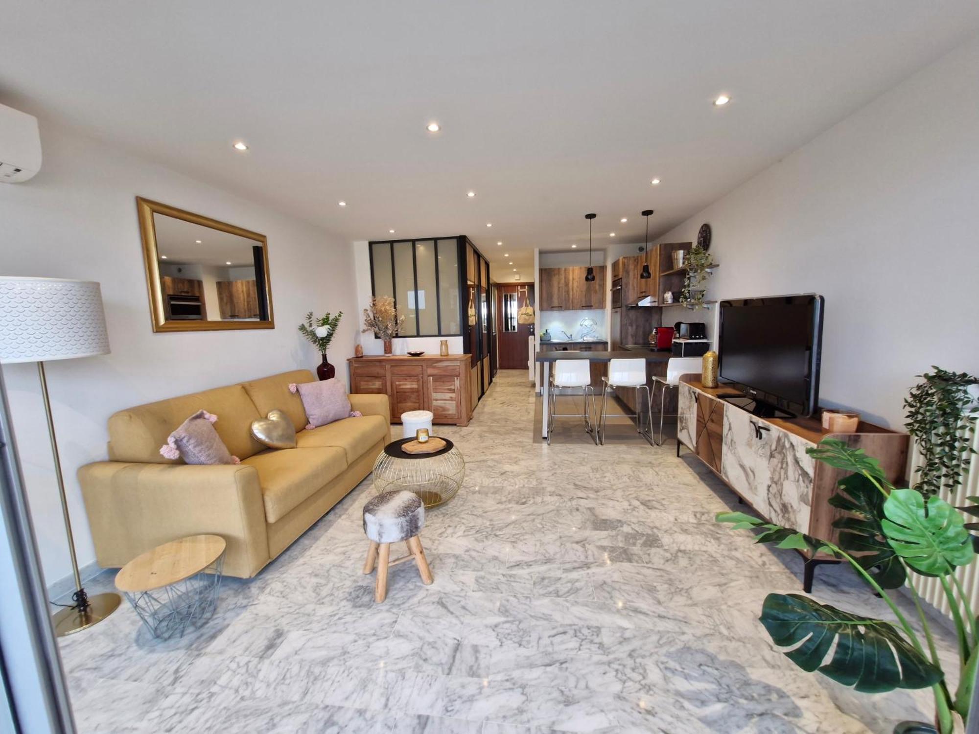 Sunny And Cosy Sea View Studio อองทีบส์ ภายนอก รูปภาพ