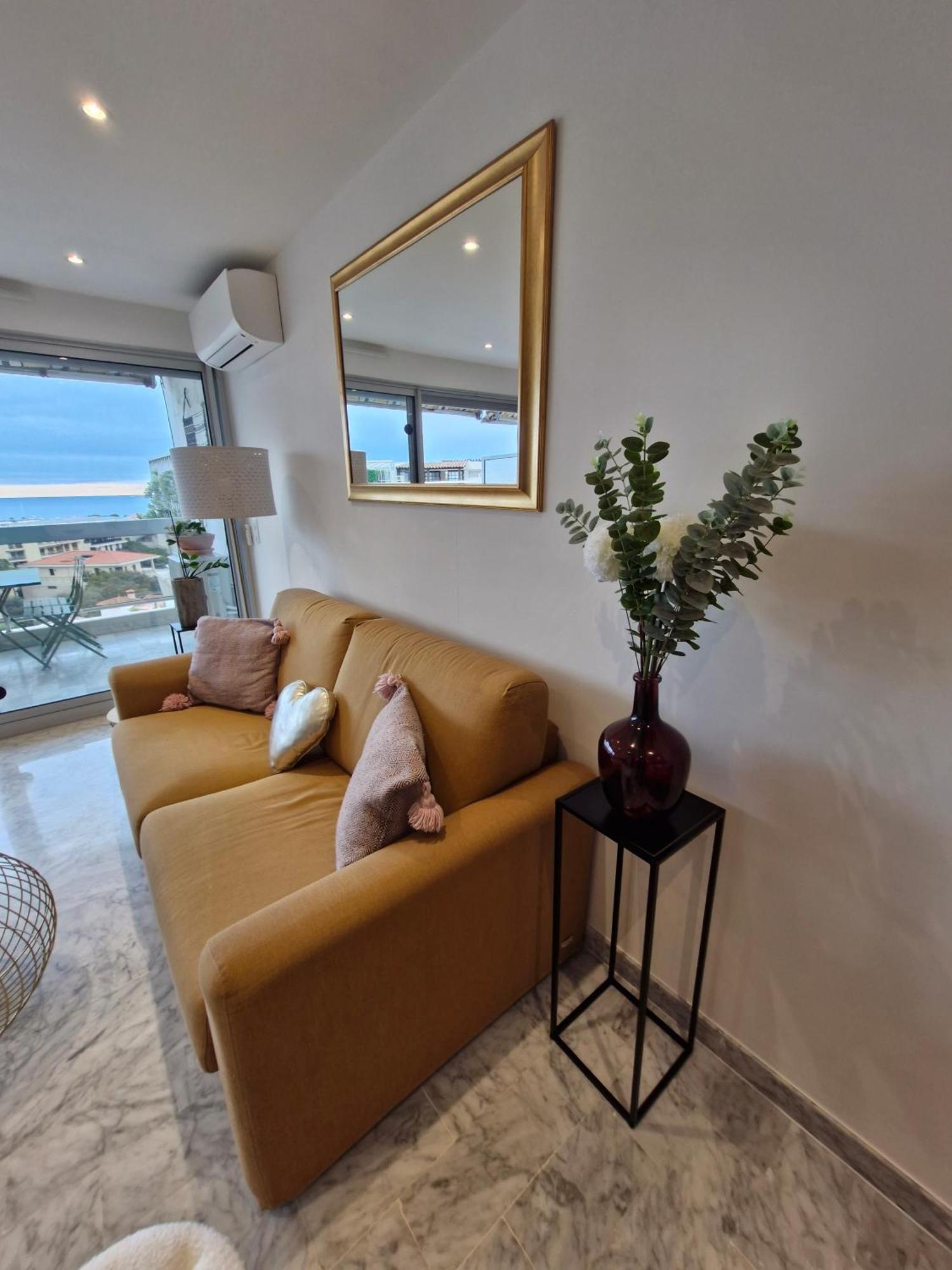 Sunny And Cosy Sea View Studio อองทีบส์ ภายนอก รูปภาพ